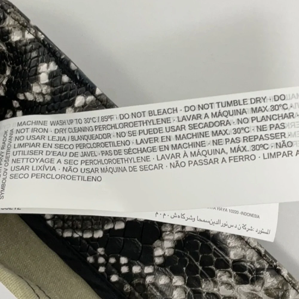 NWT women’s MANGO python print capri pants, size 2 - Picture 7 of 7